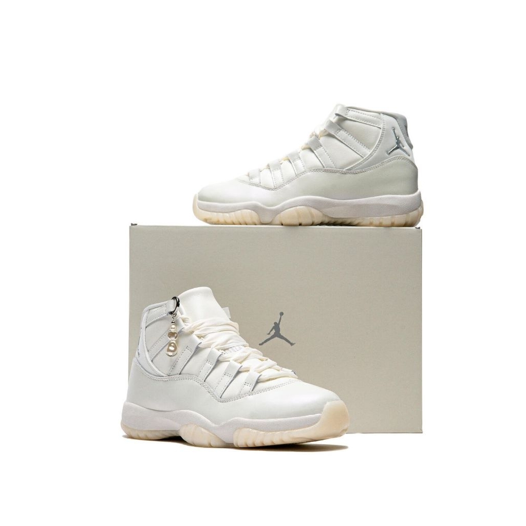 Sepatu sneaker Wmns NIKE Air Jordan 11 Retro "Pearl" AR0715-110