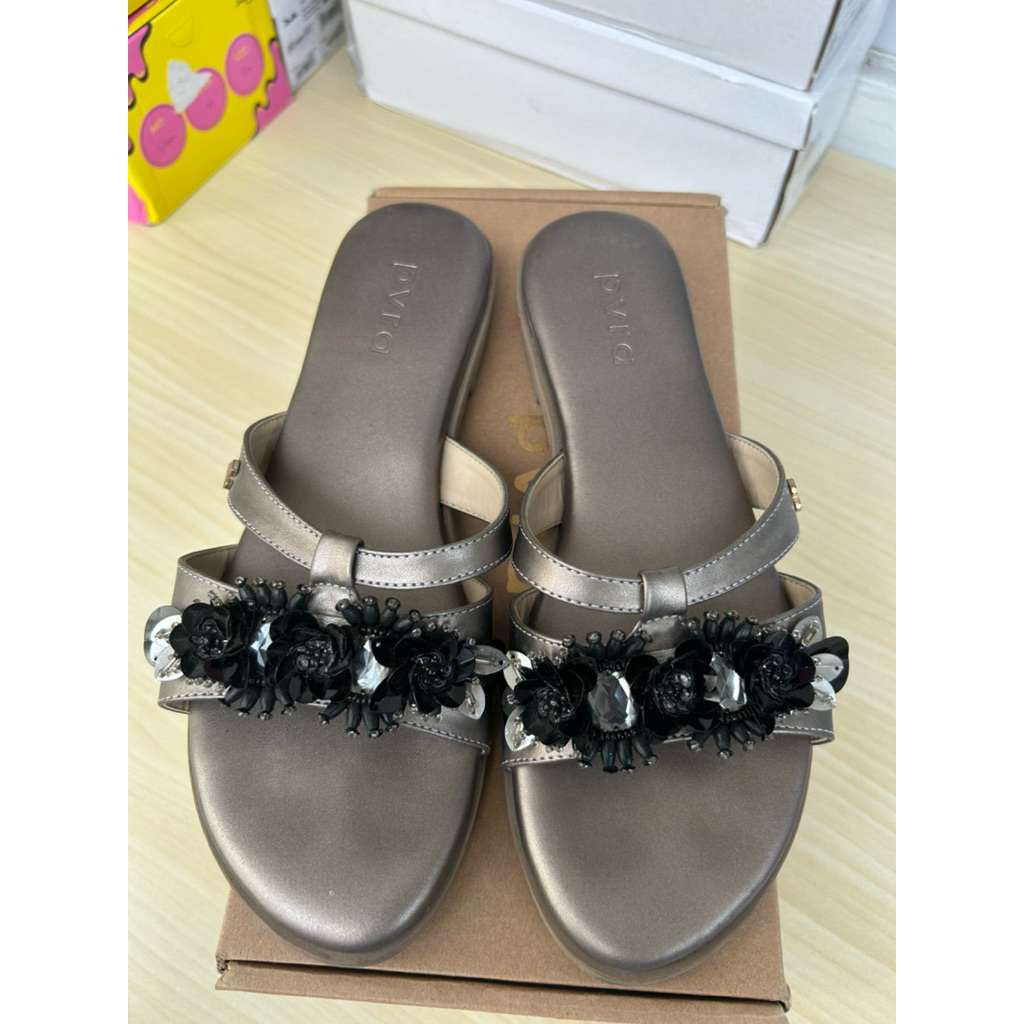 Preloved Sandal PVRA Very Good Condition
