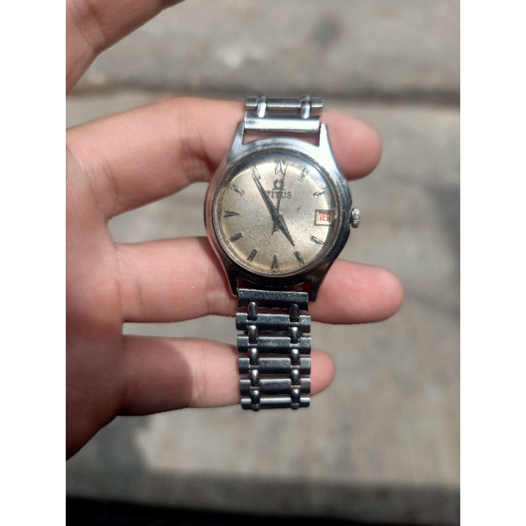 Titus manual winding