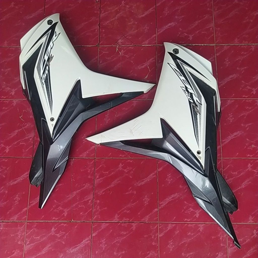 fairing pairing sayap set kanan/kiri HONDA CBR 150R LED FACELIFT original K45