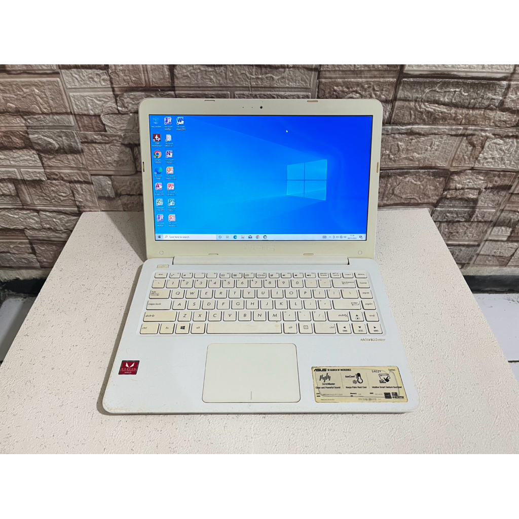 Laptop Asus E402Y AMD E2 Ram 4gb HDD 500gb Murah Meriah siap pakai