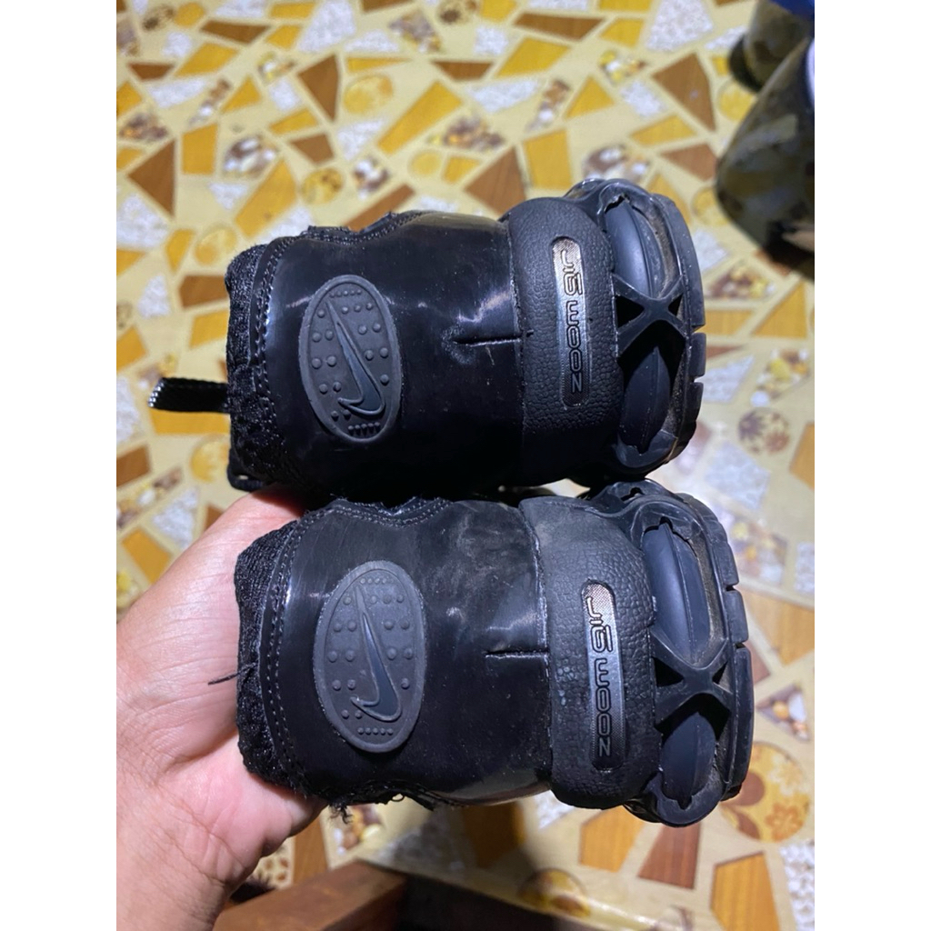 Sepatu N1ke Spiridon