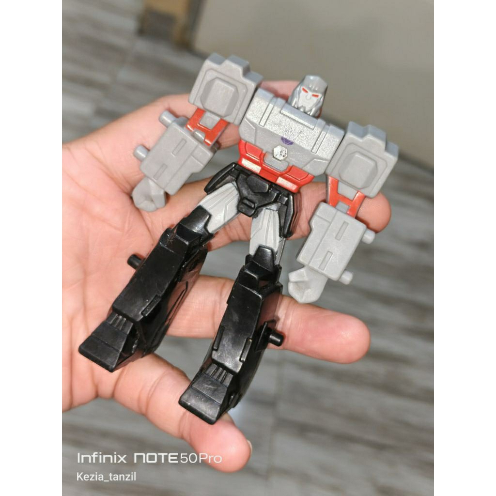 ACTION FIGURE FIGUR ROBOT TRANSFORMERS STARSCREAM STAR CREAM TRANSFORMER MCDONALDS MCDONALD HAPPY ME