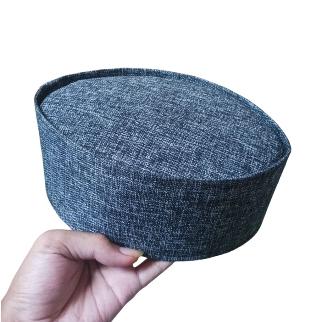 Peci Motif Goni Sintetis