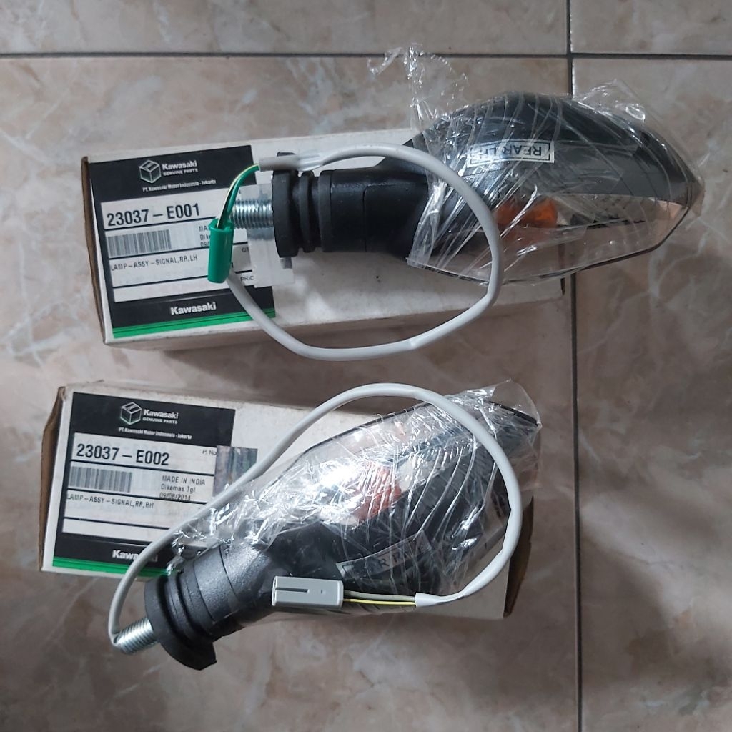Lampu sein assy belakang kanan kiri pulsar ns200