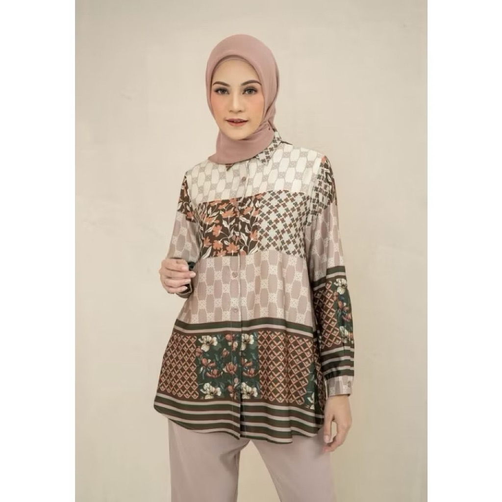 Preloved Zanitha Shirt by Heaven Lights