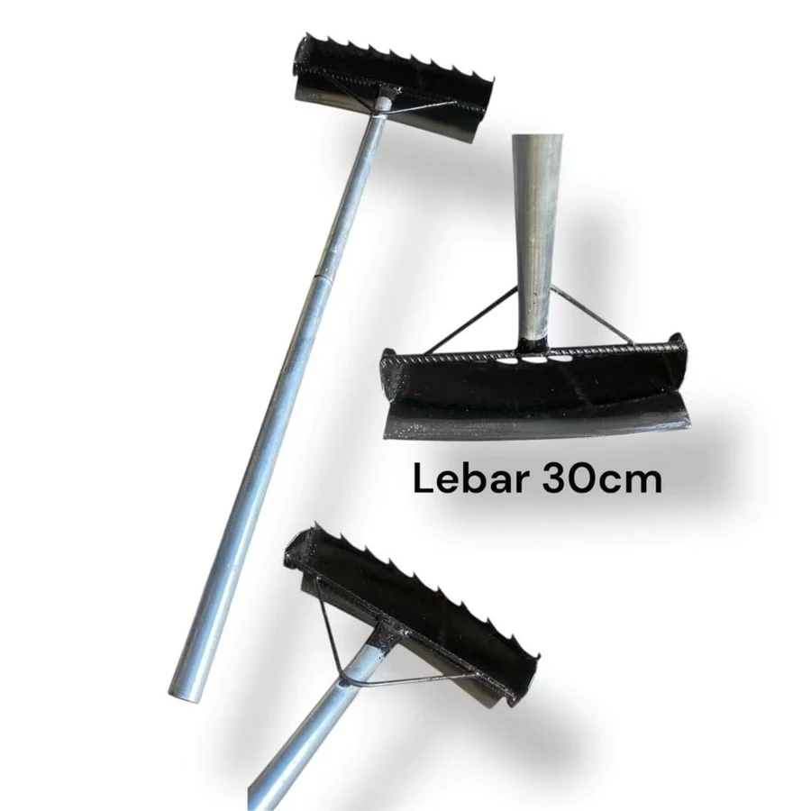 Alat cangkul garuk rumput liar dan gulma alat pembersih piringan sawit