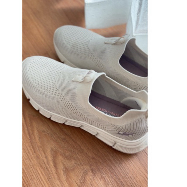 Skeechers woman bobs sport with memory foam