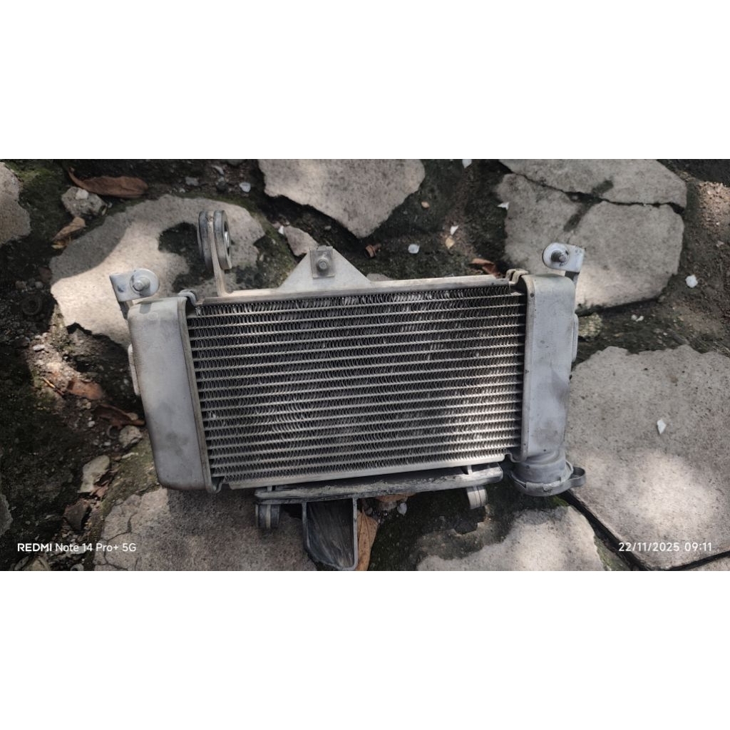 RADIATOR VIXION R