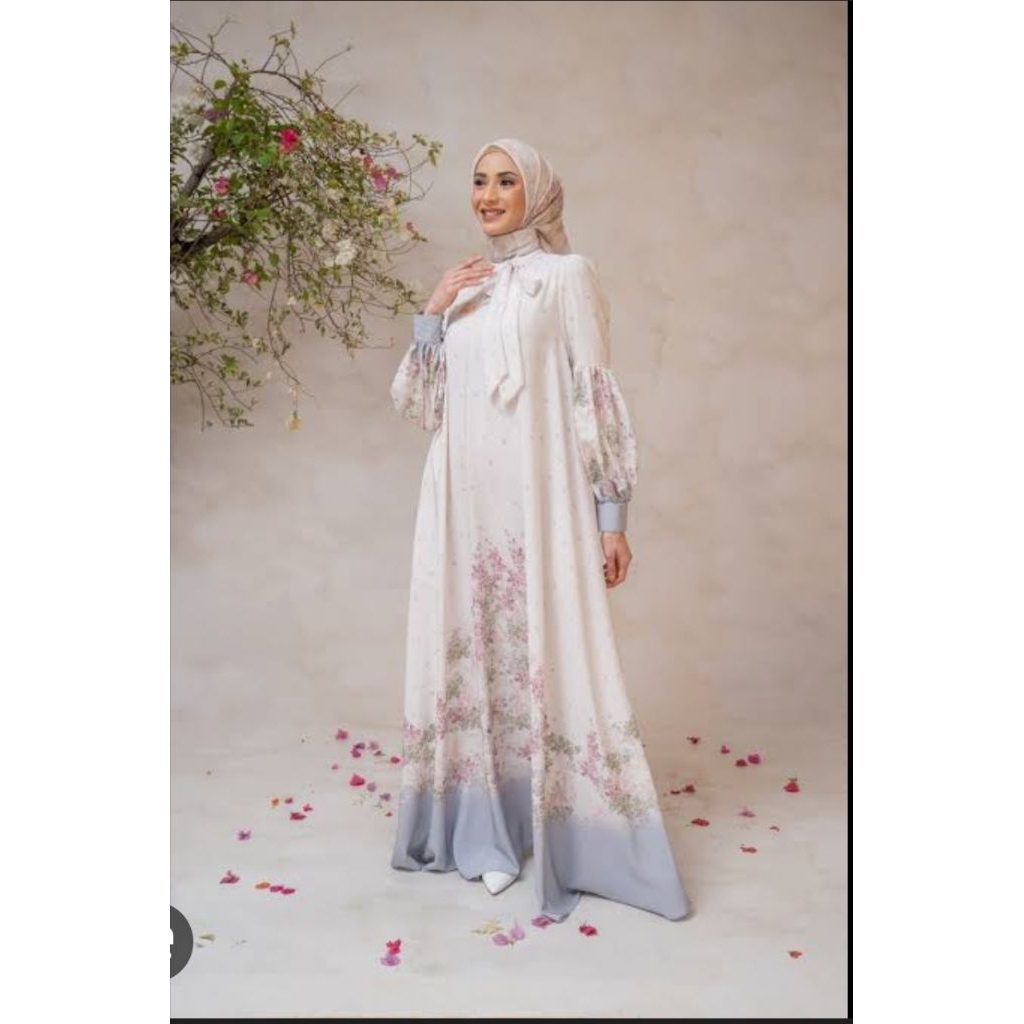 biyya dress almond haze wearing klamby xxl