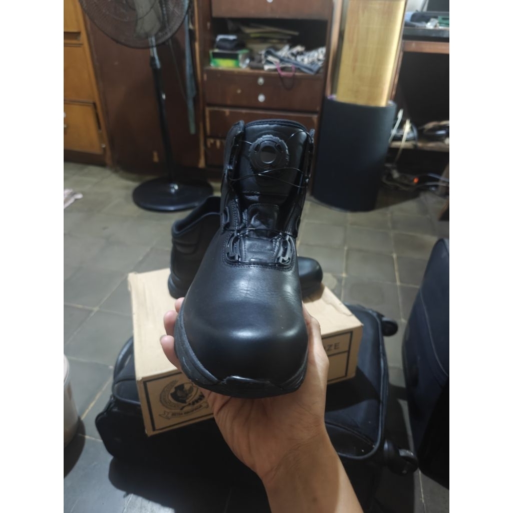 Sepatu Tactical Paspampres Mid tali putar