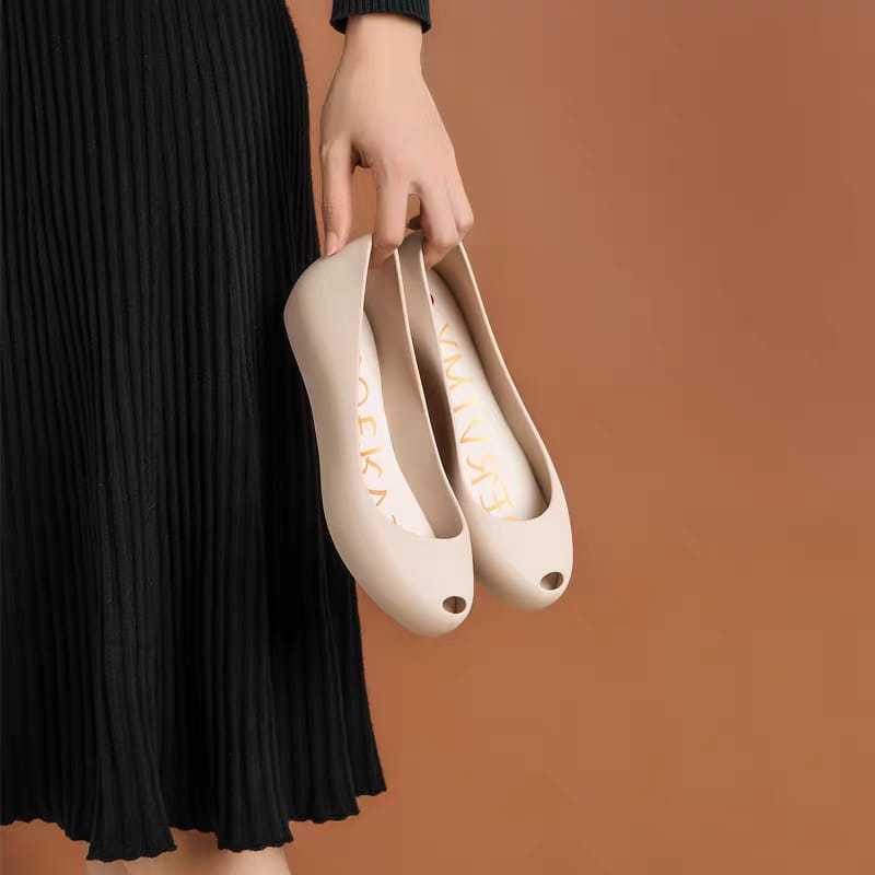 NO BRANDS SEPATU JELLY ( SIZE 36 - 39 )