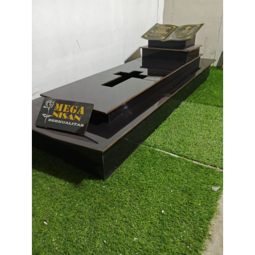 FULL MAKAM 2 TRAF KRISTEN NISAN SALIB BOLONG (120X55)/PAPAN NAMA KUBURAN GRANIT TILE+PCKING KAYU