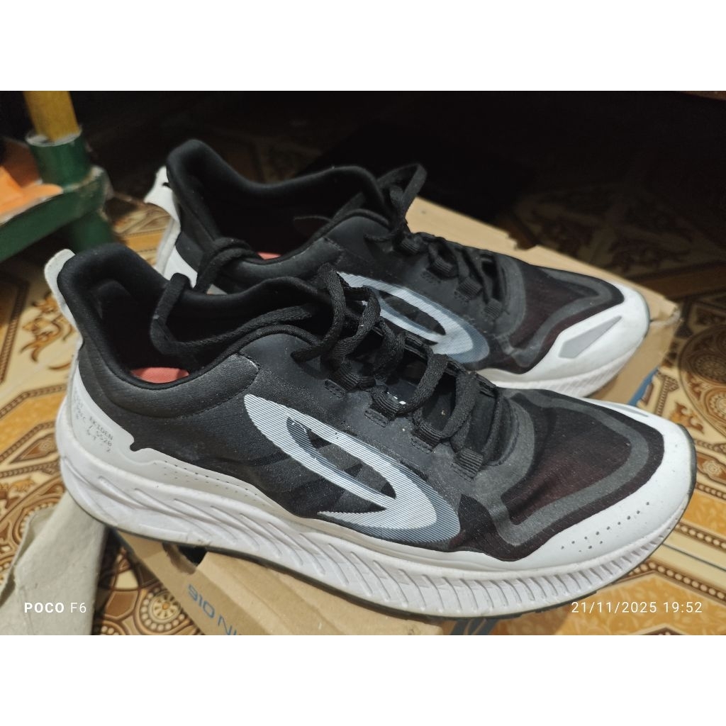 Sepatu 910 Nineten Geist Ekiden 42