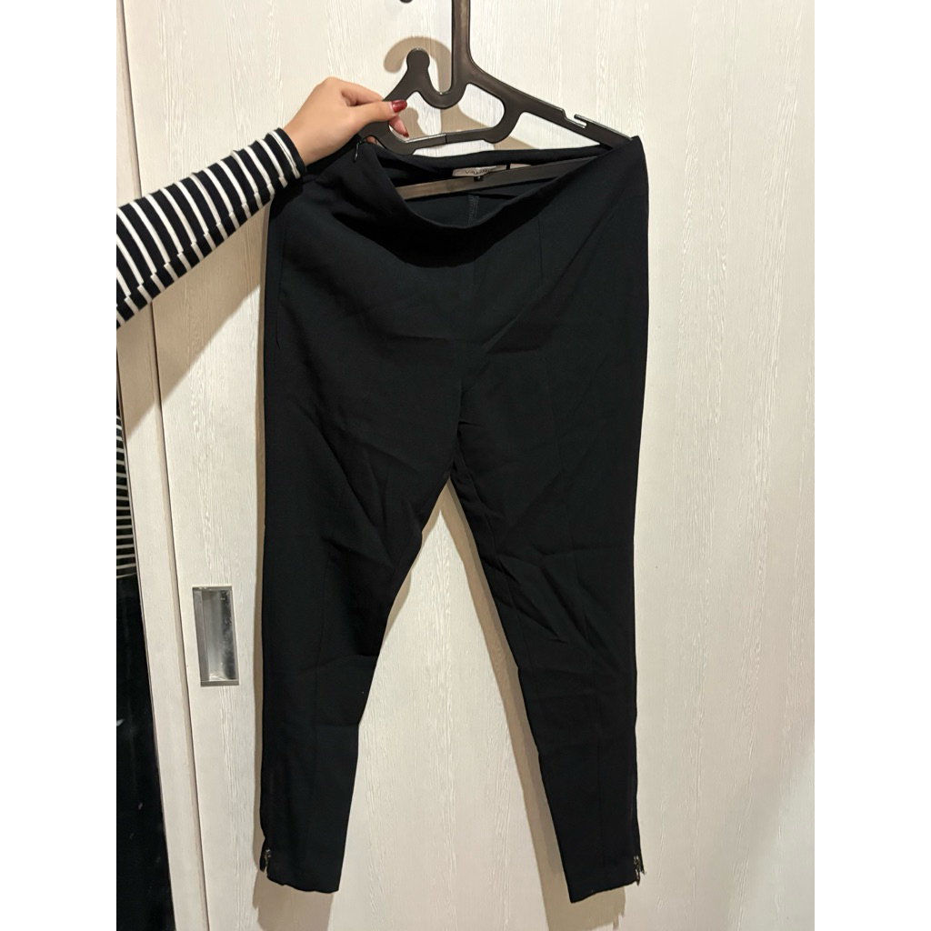 G33 Celana Valino Hitam