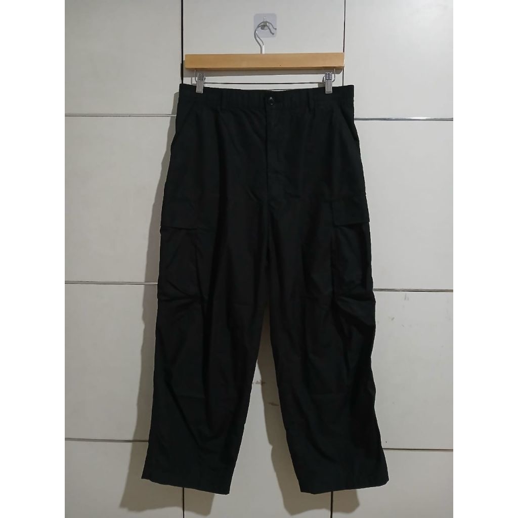 Uniqlo Cargo Pants Parasut Outdoor Size L
