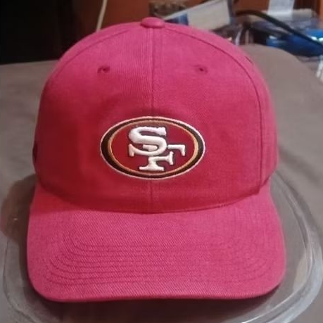topi San Francisco 49 ers.NFL. Tag Sports Specialties.Made in Indonesia.