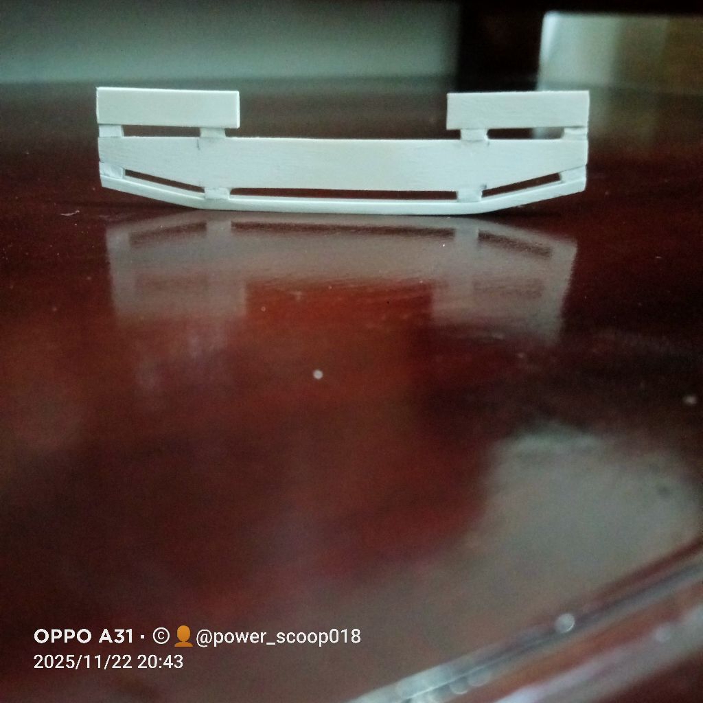 Dudukan lampu belakang miniatur truk plastik,stop lamp miniatur truk, bamper belakang miniatur truk 