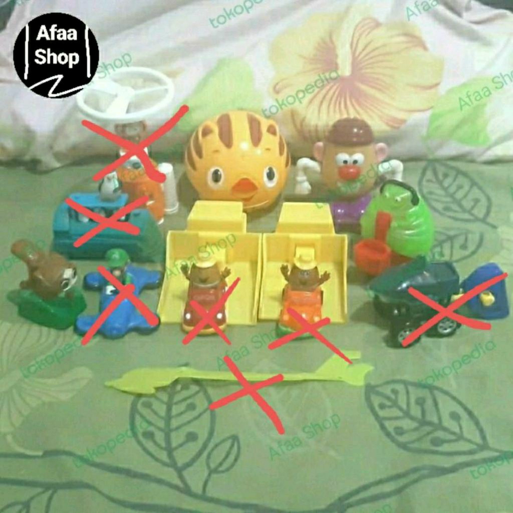 Mainan campur happy meal mcd kfc aw nestle 1 set = 6 pcs take all