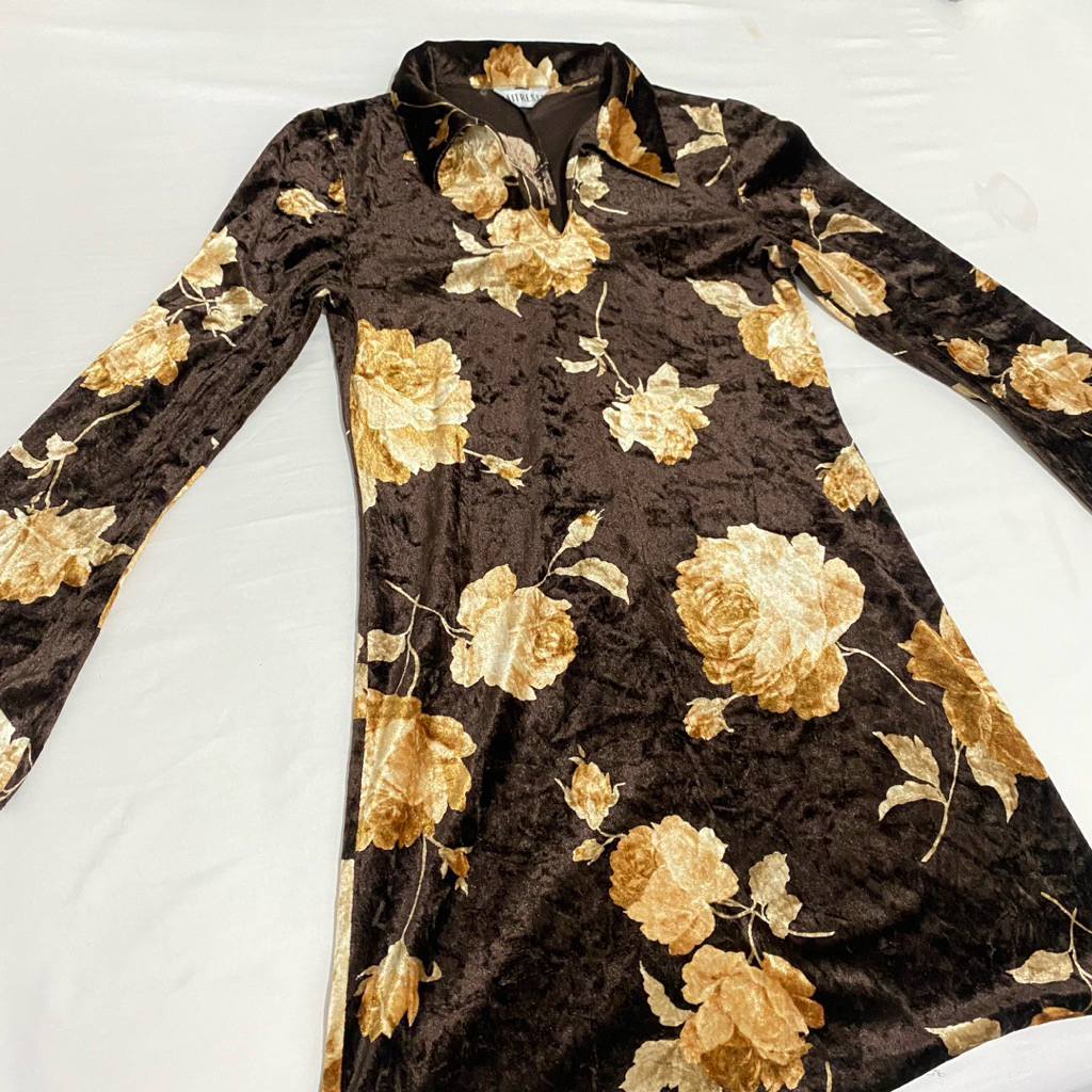 Brown velvet dress with gold floral pattern PL