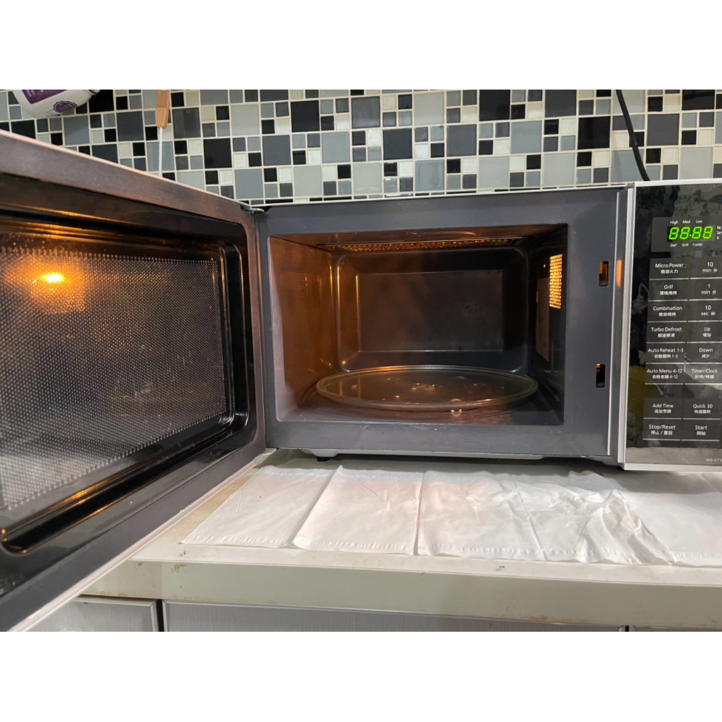 PRELOVED Microwave Panasonic 25liter