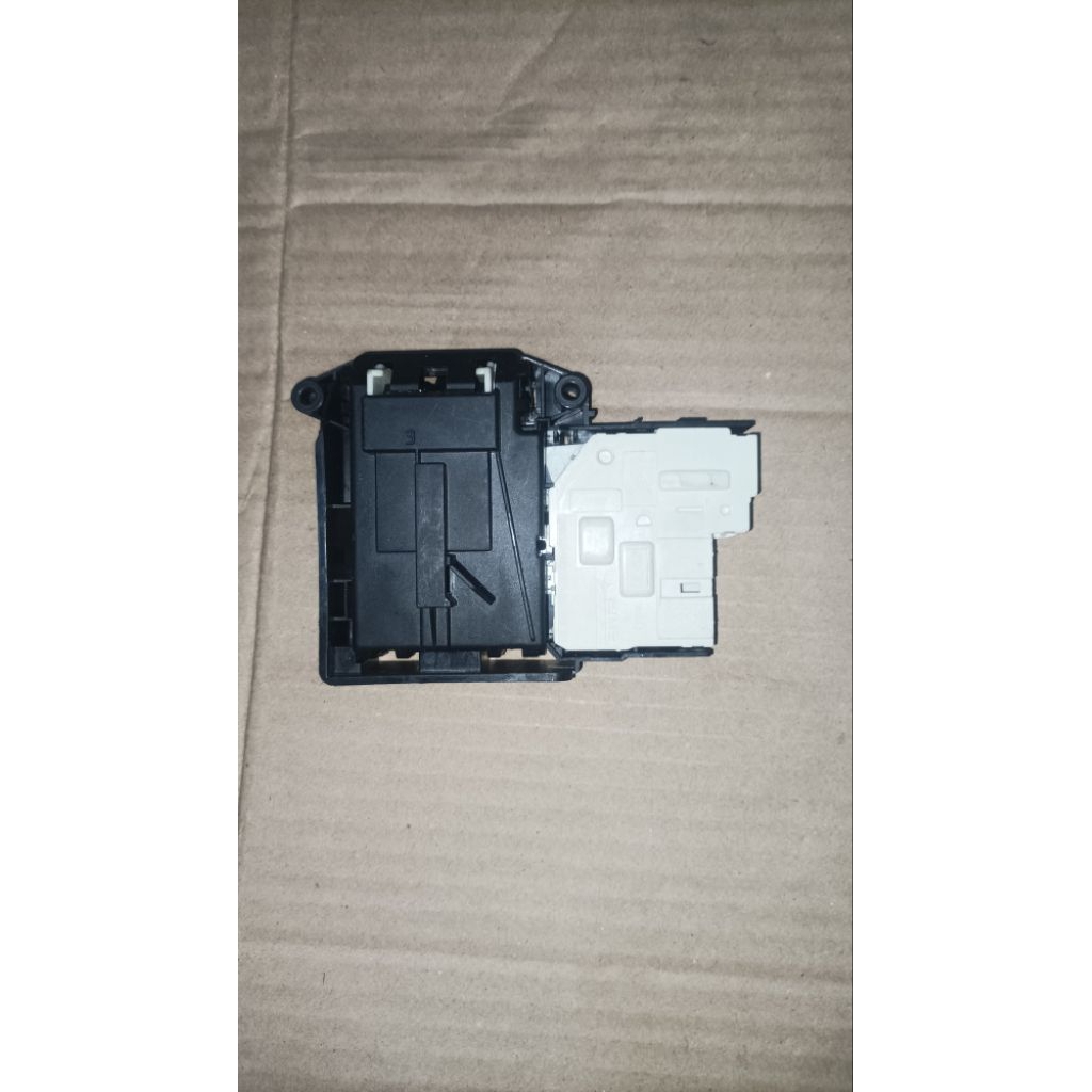 Door Lock Mesin Cuci LG Front Loading F1014NTGW F2515STGW FC1208N5W FC1207S3W FV2720SVTV FV1411S4PN 