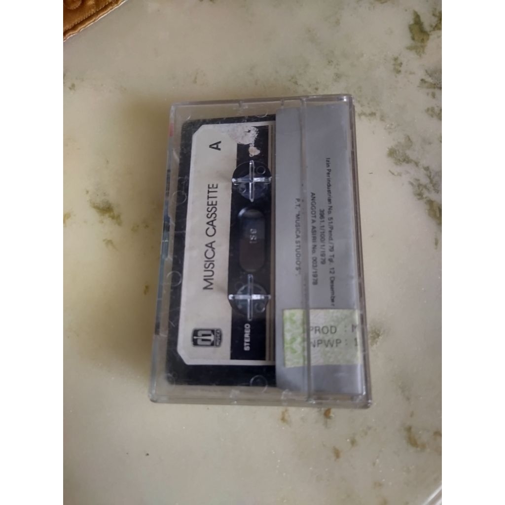 Kaset Pita Chrisye - Sendiri