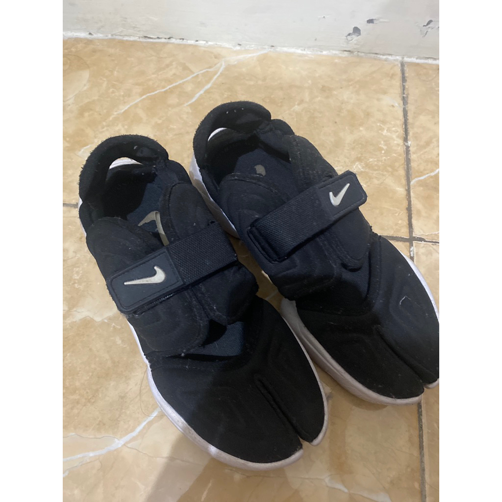 Nike Air Rift netral black