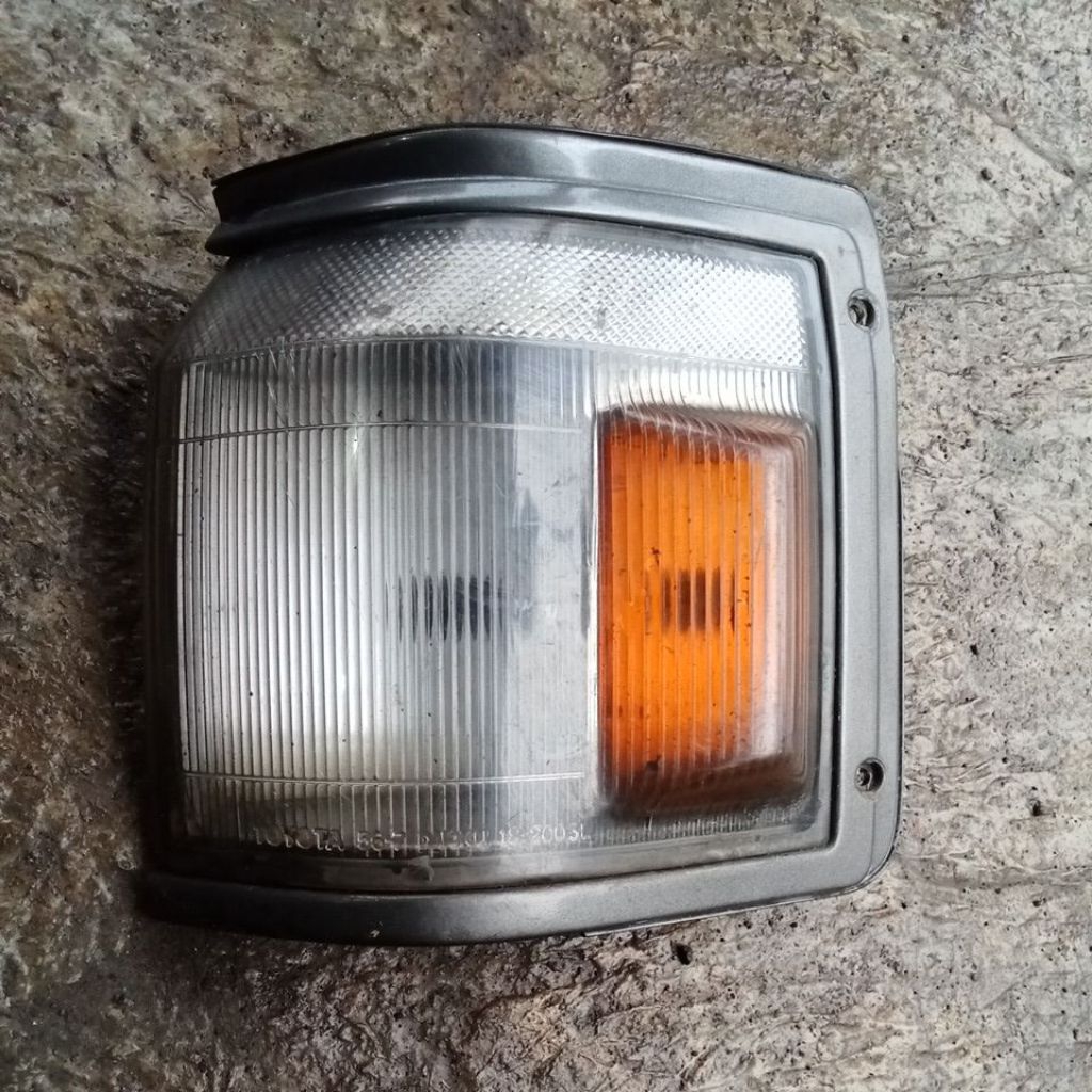 Lampu sein kiri kijang extra ORI copotan
