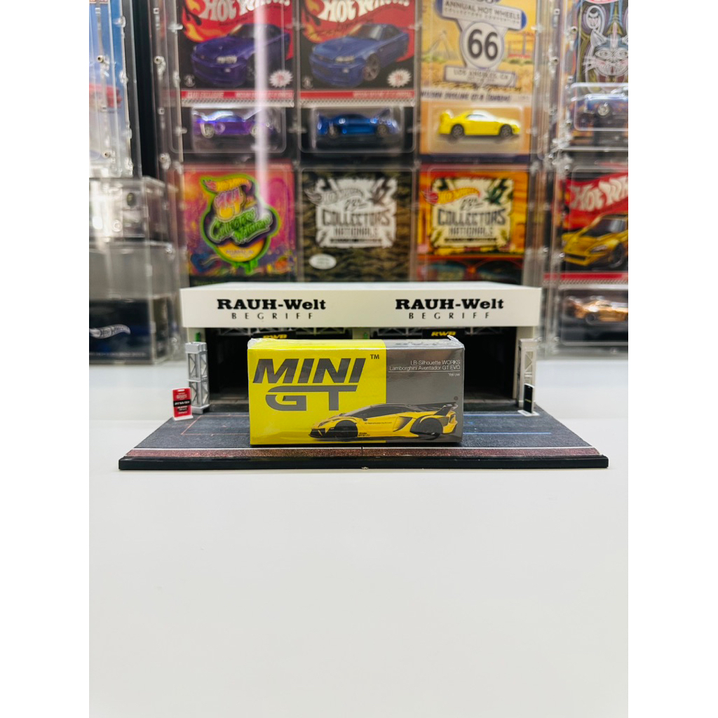 Mini GT No 639 LB Silhouette Works Lamborghini Aventador GT EVO Yellow