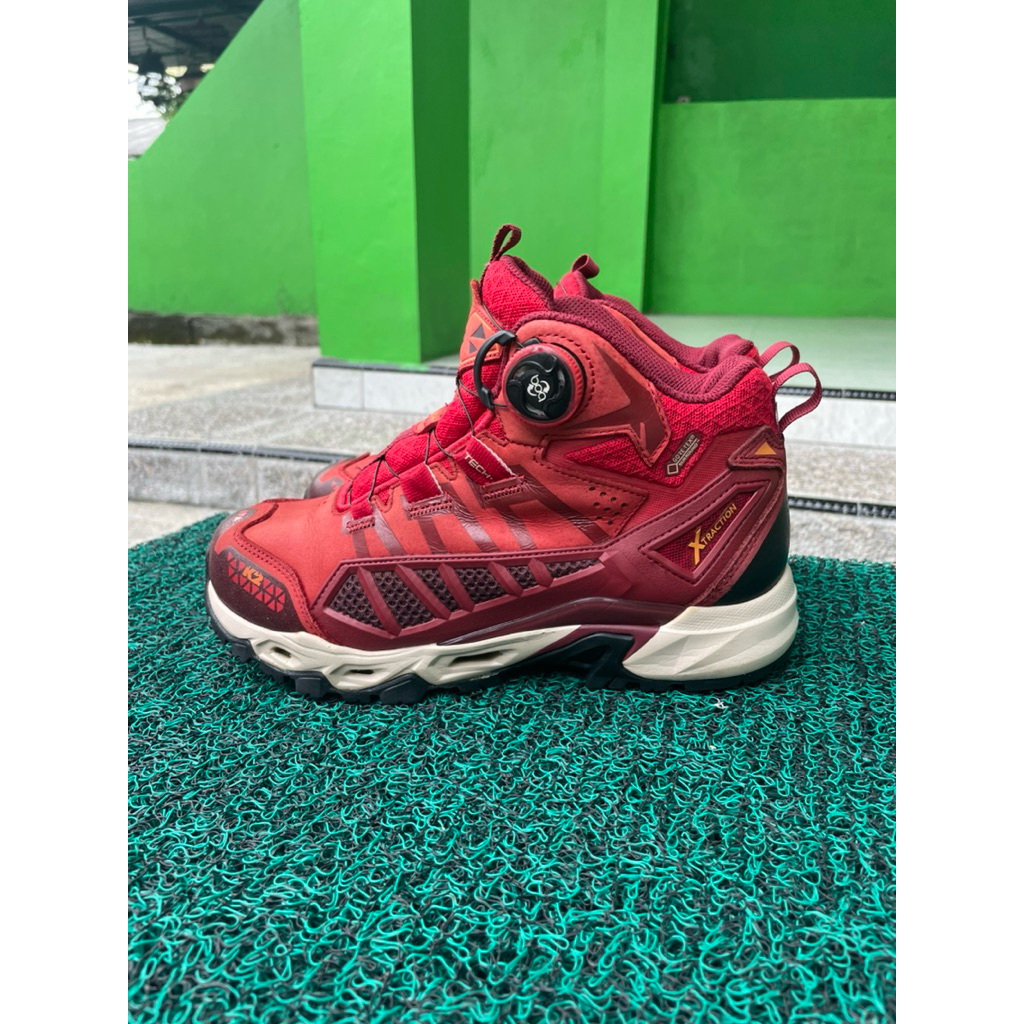 SEPATU GUNUNG SECOND SIZE 38