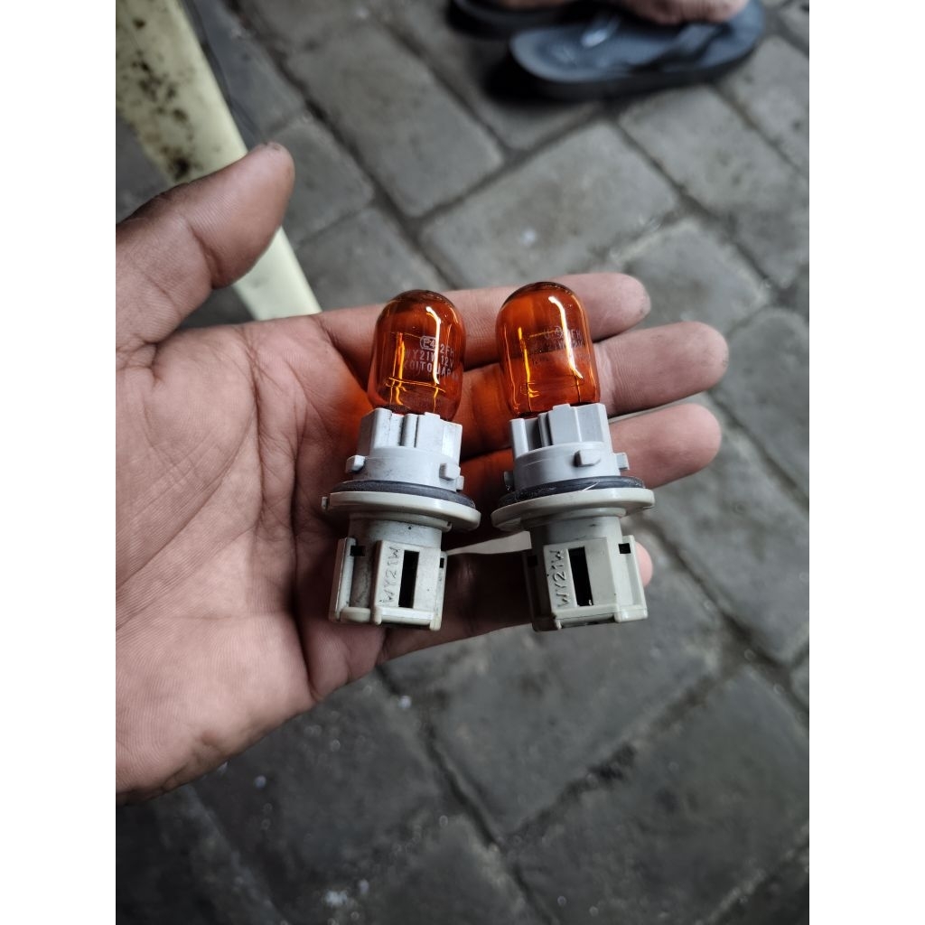 soket lampu depan sein nissan xtrail t32 original.