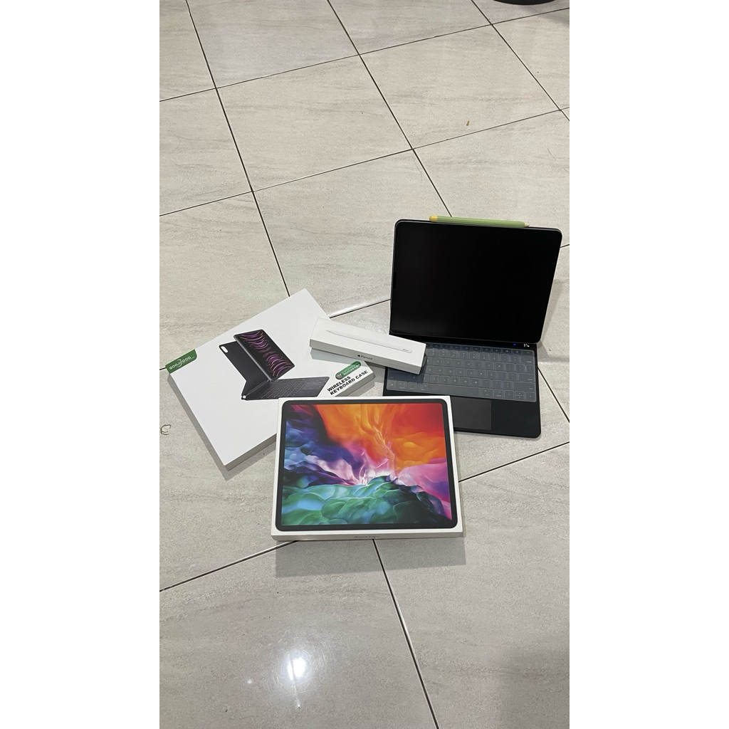 iPad Pro Gen-4 + Apple Pencil + Keyboard