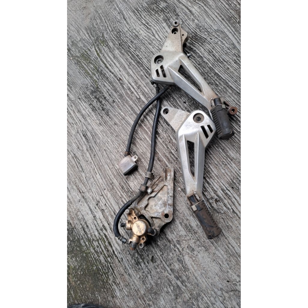 footstep belakang + pengeraman supra x 125 original