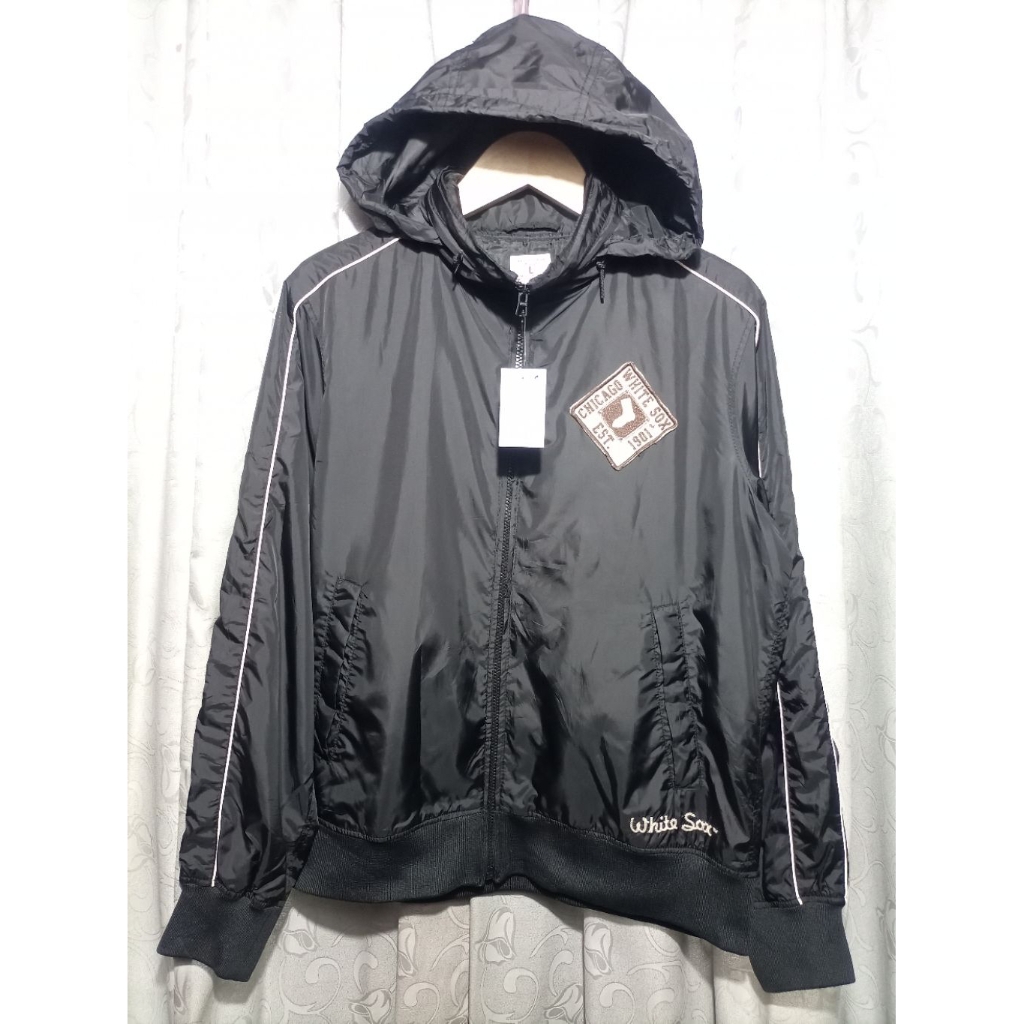 Jaket MLB x Uniqlo White Sox Original_Size L