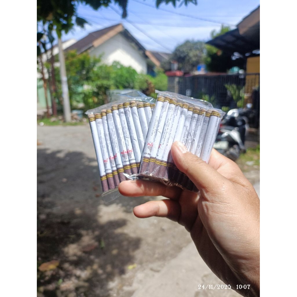 Permen coklat jadul isi 20 batang/jajanan jadul 90an/permen rasa coklat enak/permen anak cowo