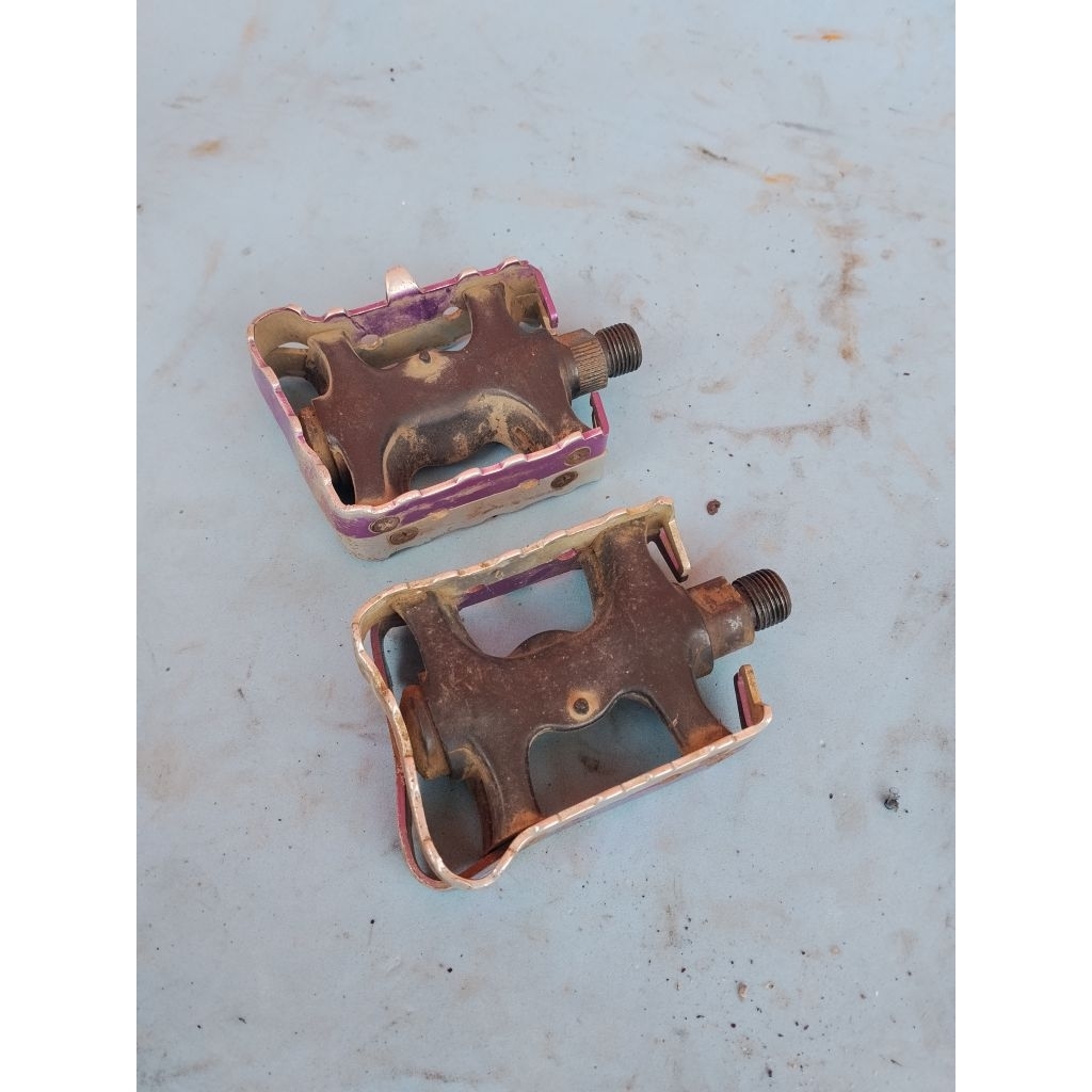 Pedal antik langka as besar sepeda mtb ungu silver hitam alloy plastik rare