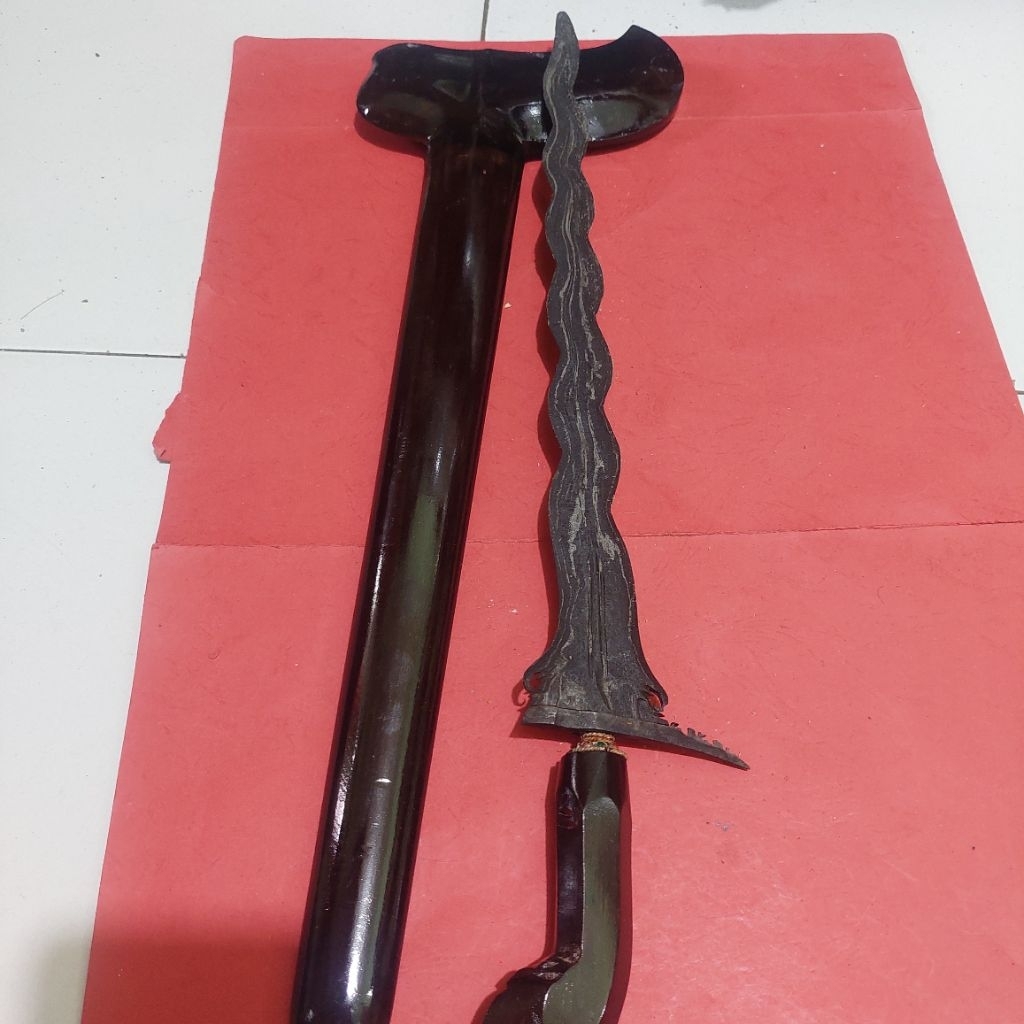 keris karno tinanding luk