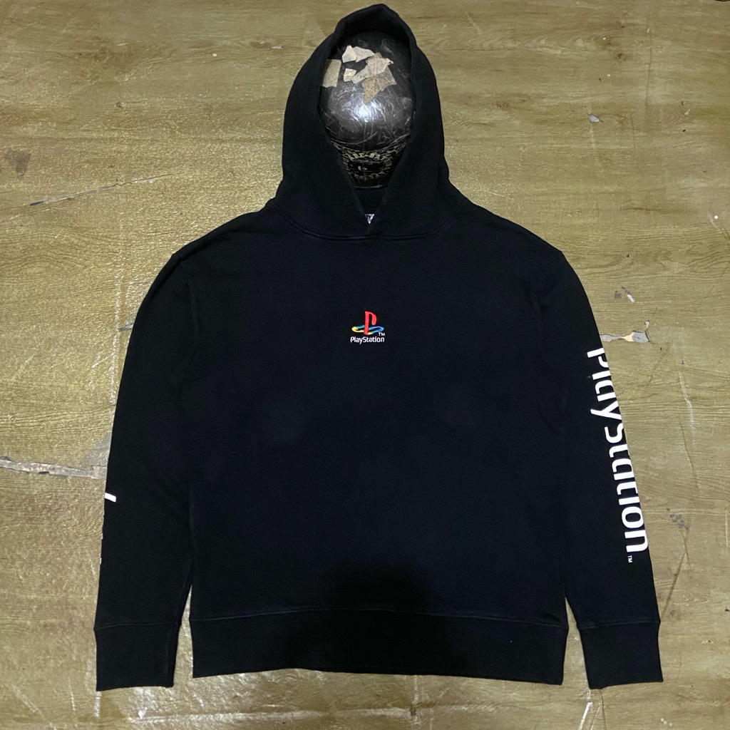 hoodie Playstation hitam L