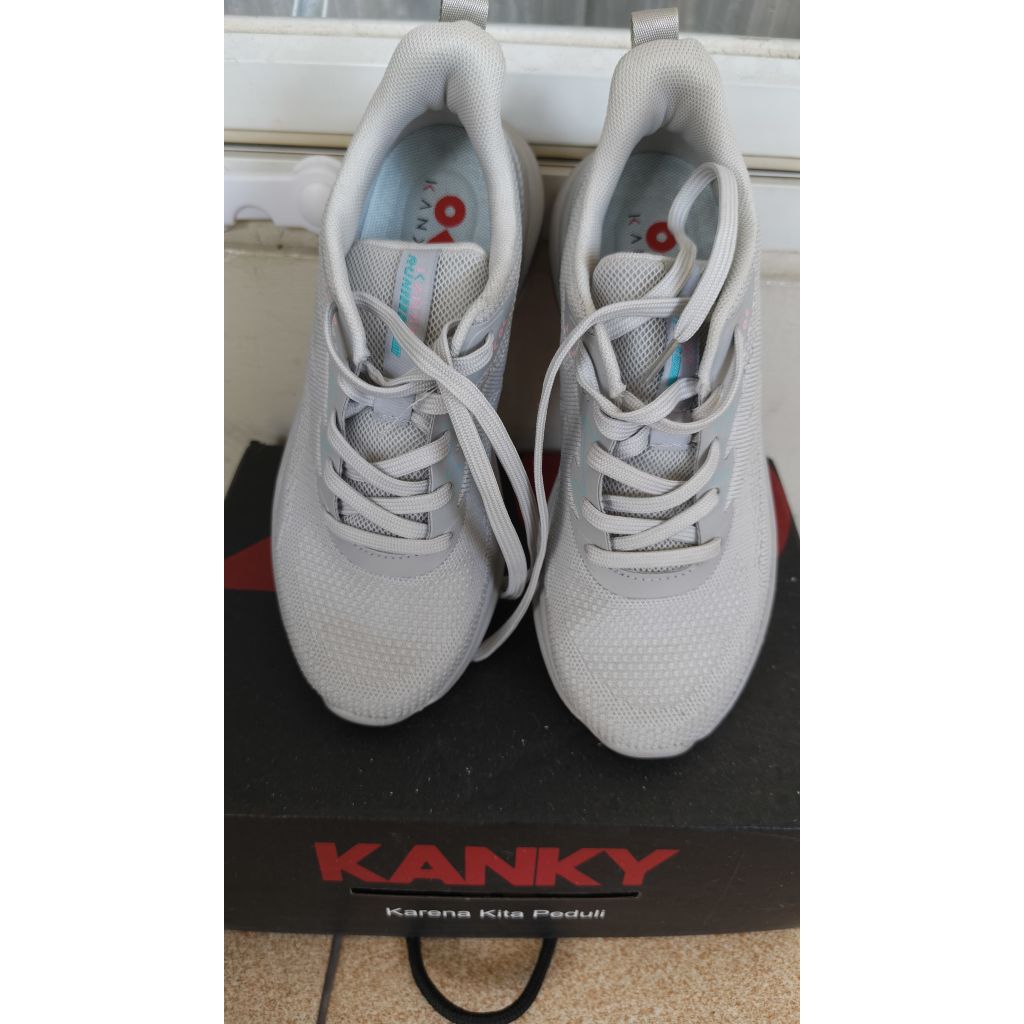 PRELOVED SEPATU LARI (RUNNING) ORI KANKY ABU UKURAN 37 UNISEX