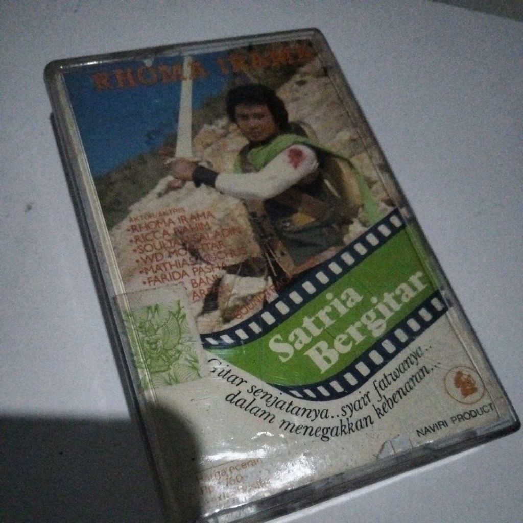 kaset pita full box original"Satria Bergitar"