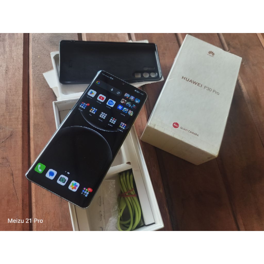 Huawei P30 Pro, Resmi Indo.. Ram 8/256Gb.. ada minus sesuai deskripsi..