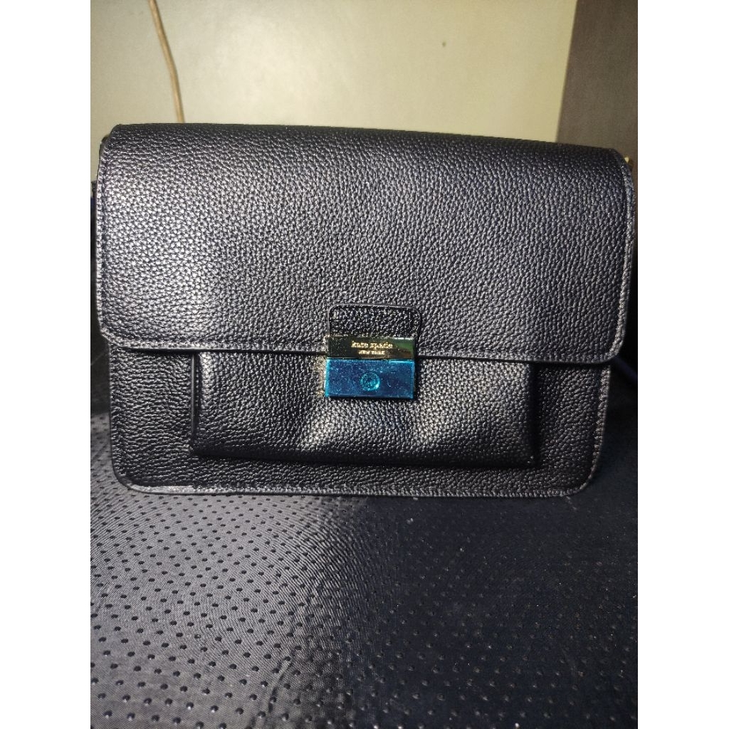 Tas wanita warna hitam