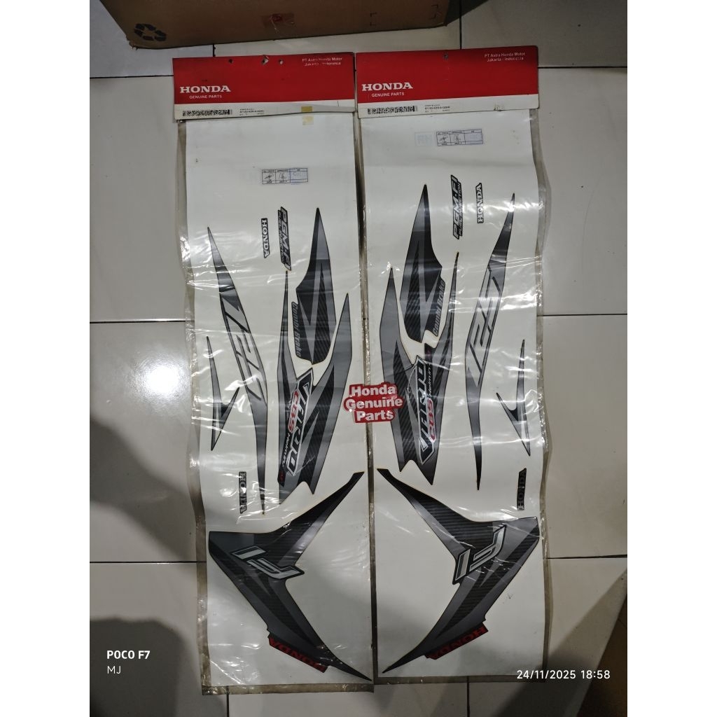 871X0KZR610ZAL & 871X0KZR610ZAR / STRIPE SET VARIO 125 KZR