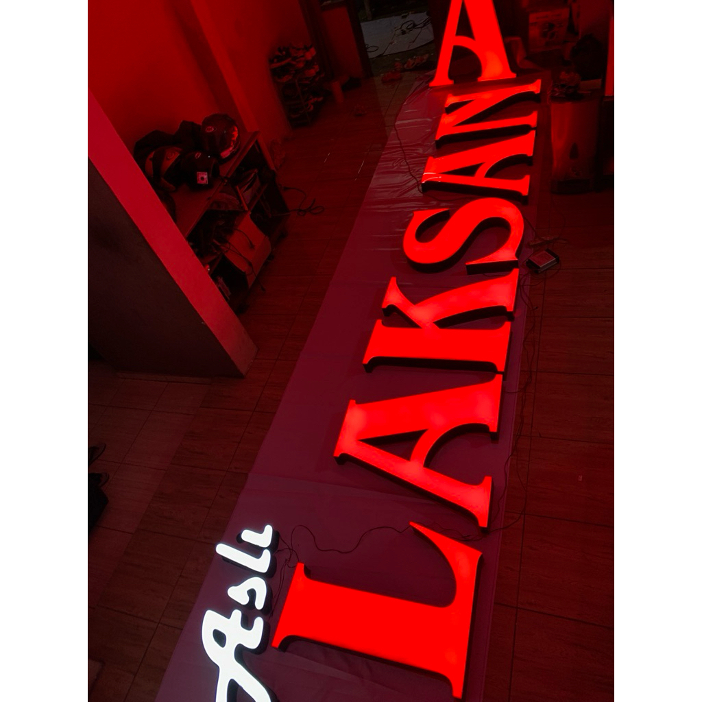 huruf timbul akrilik | LED nyala