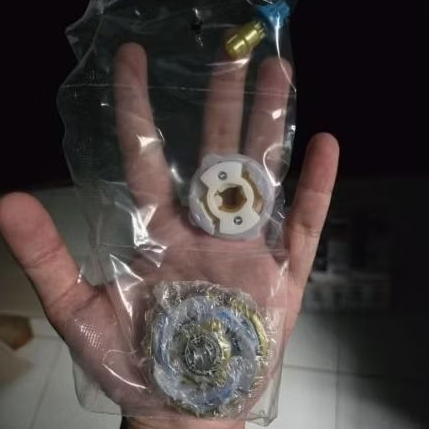 CX-00 Valkrye Volt (New Unsealed) + 32 Fullset used (Blade + Rachet + Bit) + Aero Pegasus (Broken Bl