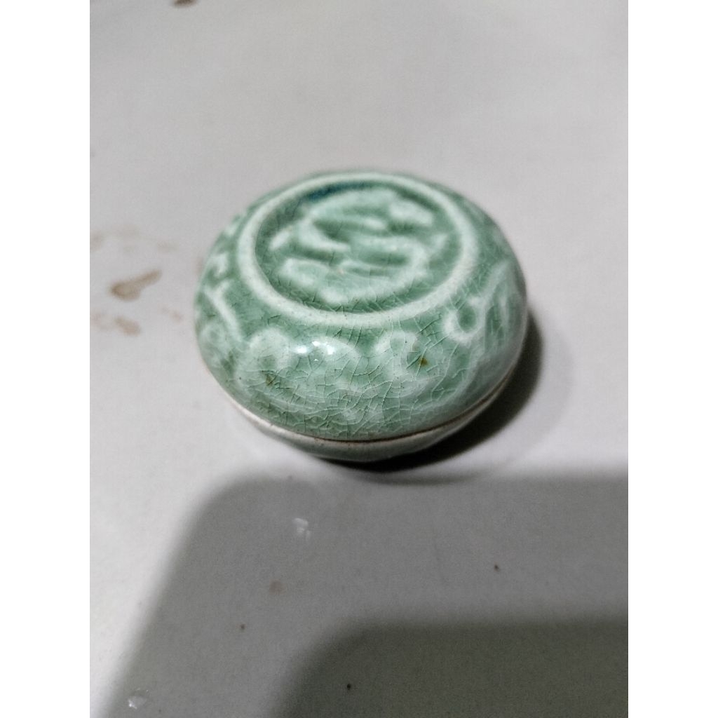 Tempat perhiasan antik keramik hijau celadon temuan sungai