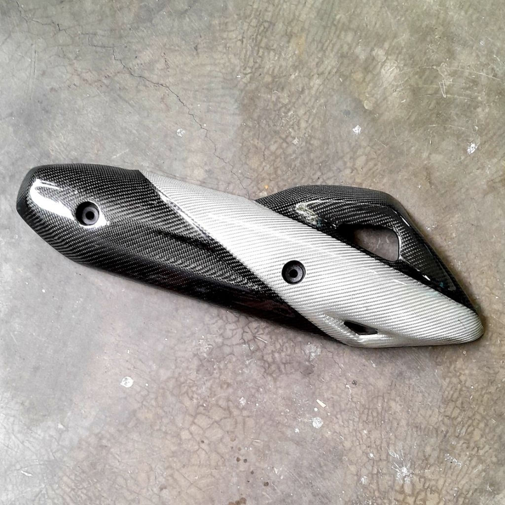 Pelindung / Cover knalpot standar original lapis carbon karbon 2 tone black white honda PCX 150 loka