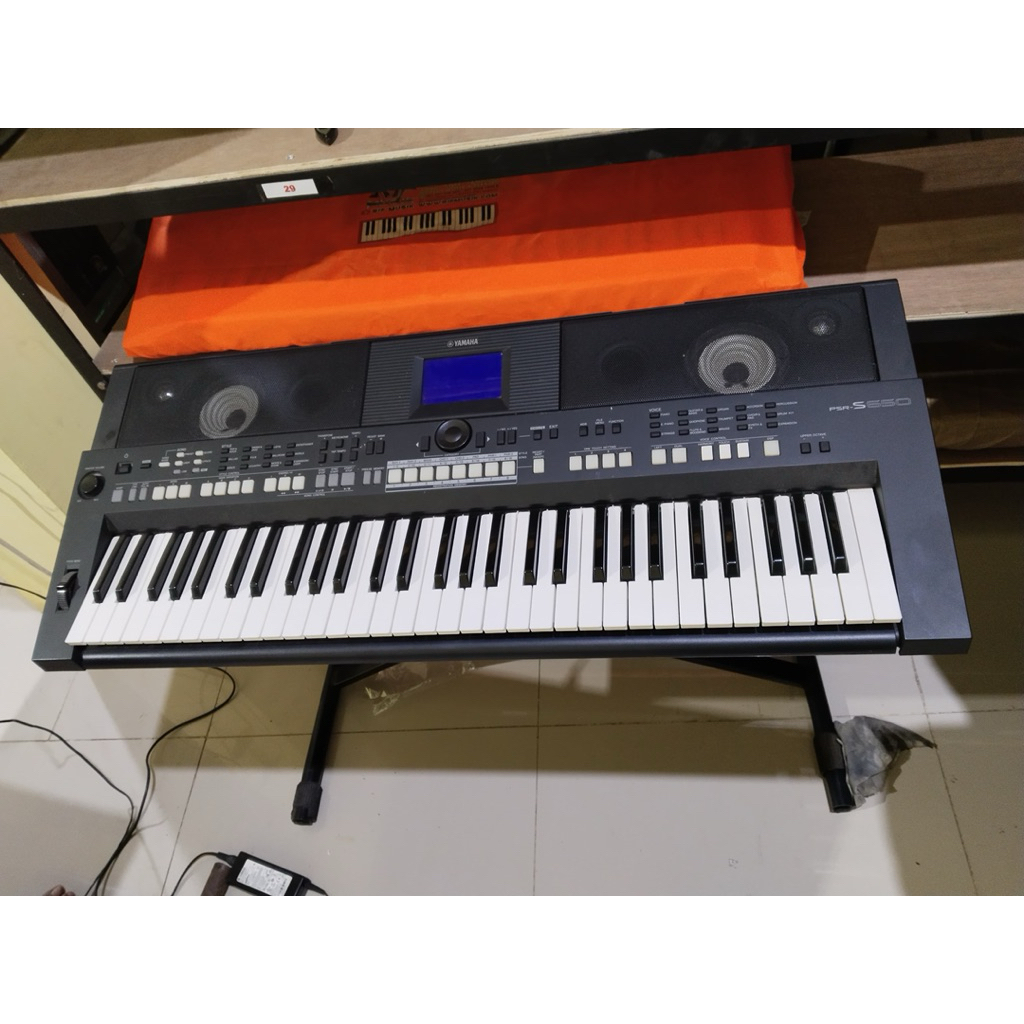 Keyboard Yamaha PSR S650 + packing kayu