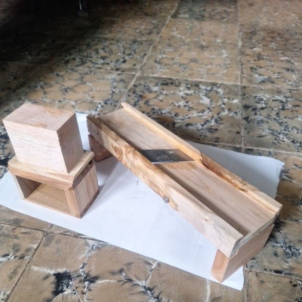 pasah bawang merah kayu jati asli-alat serut tradisional awet  tajam